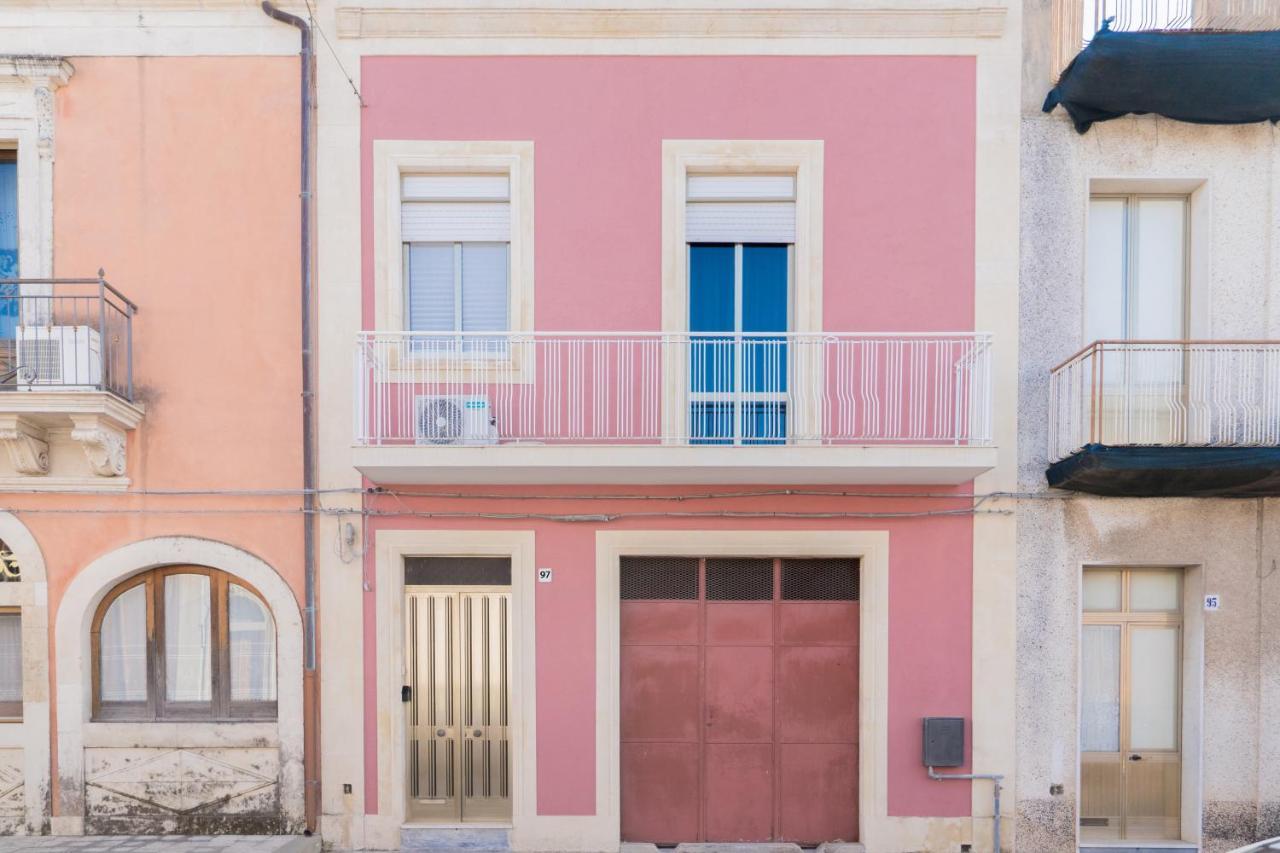 Casa Lina Con Terrazza Βίλα Canicattini Bagni Εξωτερικό φωτογραφία